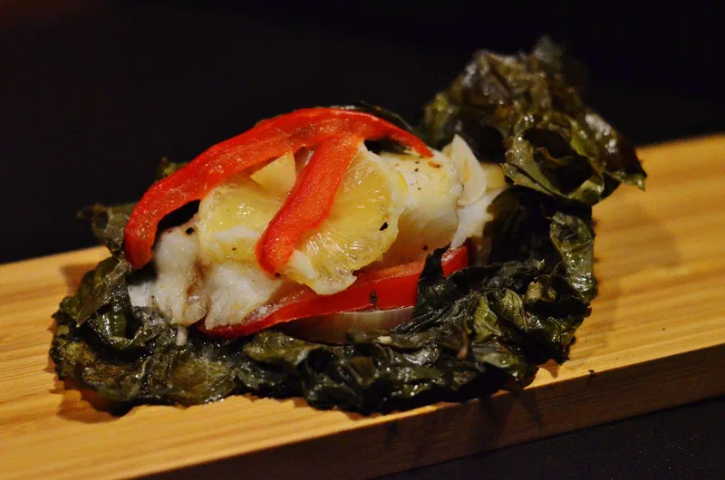 ASMA YAPRAĞINDA LİMONLU BALIK, czyli halibut w liściach winogron